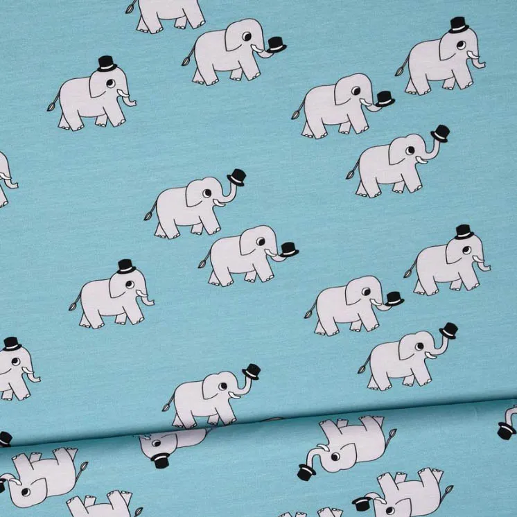 Tricot elephants - Eva Mouton